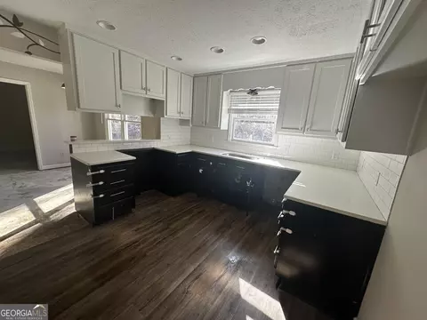 Kitchen - 203 Shawnee Dr, Lagrange, GA 30240 photo 1 of 2