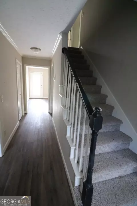 Entry Way - 203 Shawnee Dr, Lagrange, GA 30240 photo 2 of 3