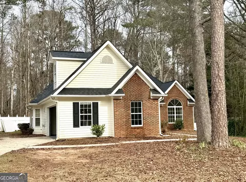 60 Elmwood Dr, Sharpsburg, GA 30277