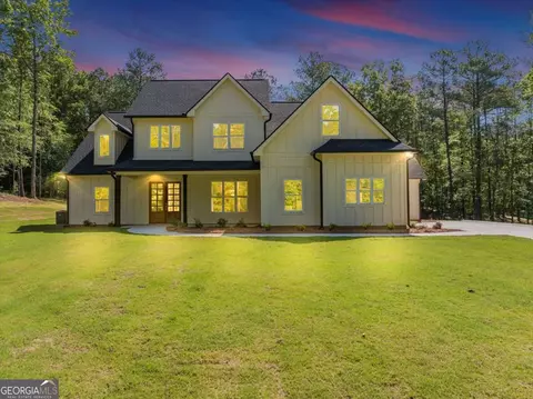 644 Harbour Shores Dr, Jackson, GA 30233