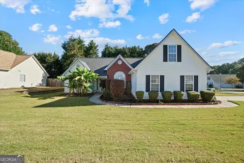 915 Harbins View Dr, Dacula, GA 30019