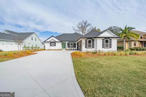 201 Riley Hunter Dr, Kingsland, GA 31548