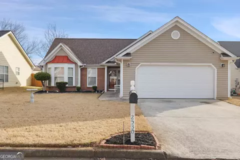 2530 Hillvale Cir, Lithonia, GA 30058