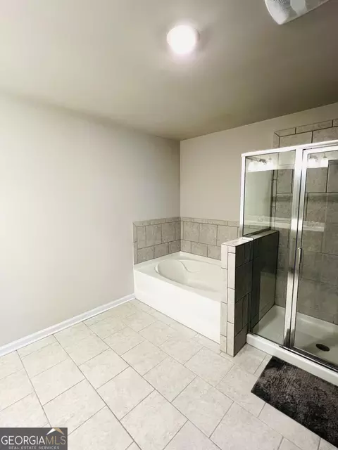 Bath - 2206 Justify Ln, Stonecrest, GA 30058 photo 3 of 4