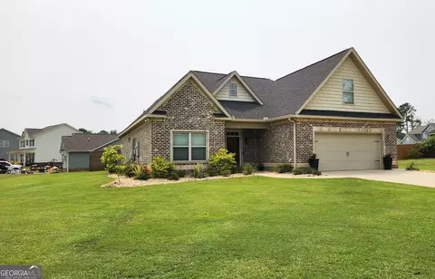556 Constitution Dr, Forsyth, GA 31029