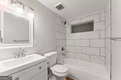 Bath - 212 Walker Dr, Monroe, GA 30655 photo 1 of 1