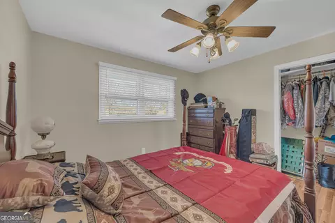 Bedroom - 118 Wayne Cir, Hartwell, GA 30643 photo 3 of 7