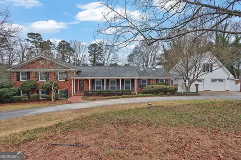 326 Fayette Dr, Winder, GA 30680