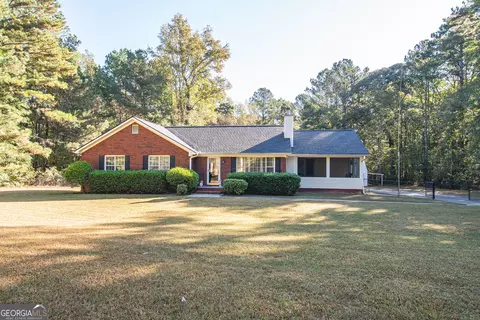 200 Lake Amah Lee Rd, Hampton, GA 30228