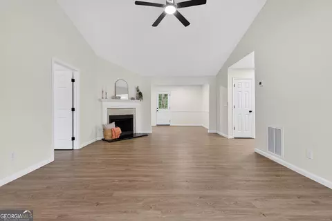 Living - 103 Live Oak Dr, Jackson, GA 30233 photo 1 of 5