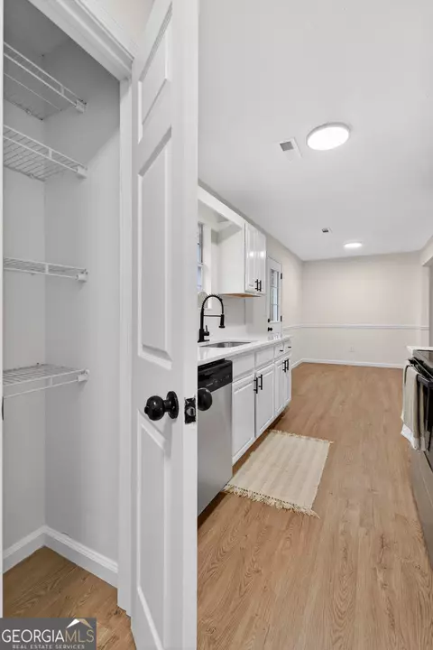 Kitchen - 103 Live Oak Dr, Jackson, GA 30233 photo 5 of 5