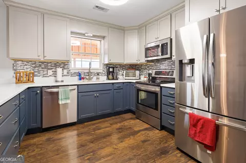 Kitchen - 111 Fox Run Ct, Mcdonough, GA 30253 photo 3 of 5