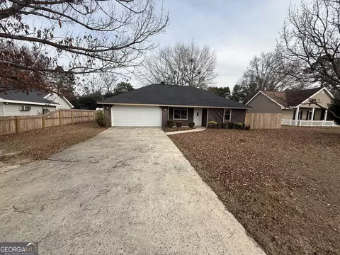 1418 Parkway Dr, Perry, GA 31069