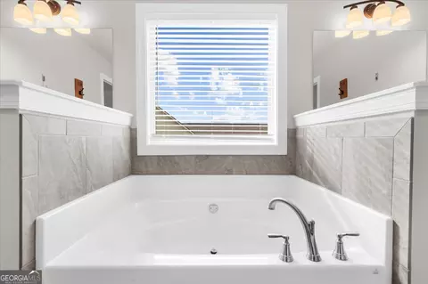 Bath - 182 Bella Dr, Monroe, GA 30655 photo 1 of 3
