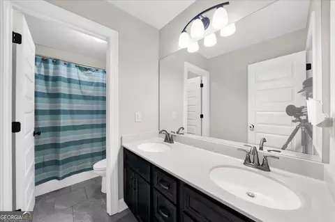 Bath - 182 Bella Dr, Monroe, GA 30655 photo 3 of 3