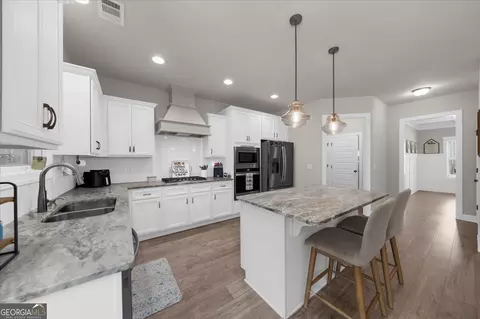 Kitchen - 182 Bella Dr, Monroe, GA 30655 photo 3 of 8