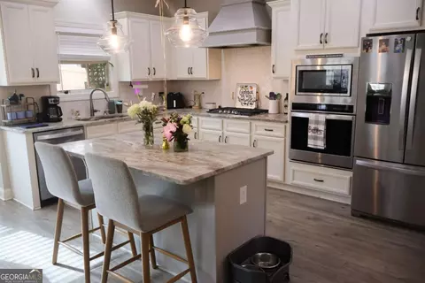 Kitchen - 182 Bella Dr, Monroe, GA 30655 photo 1 of 8