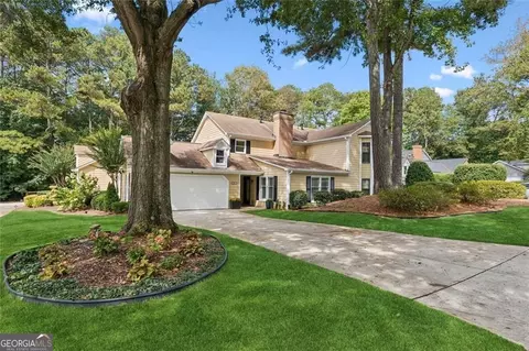 115 Great Oaks Ln, Roswell, GA 30075