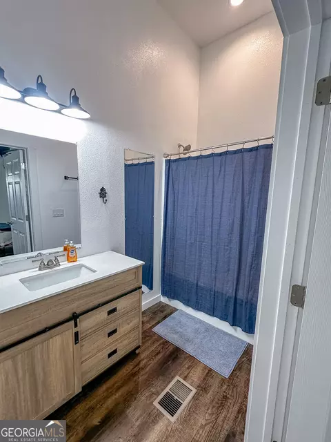 Bath - 720 Wise Rd, Plains, GA 31780 photo 2 of 3