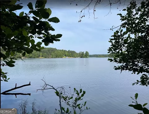 1278 Lake Crest Dr, Sparta, GA 31087
