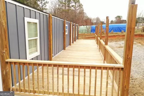 Exterior - 682 Lakeside Cir, Cornelia, GA 30531 photo 5 of 17
