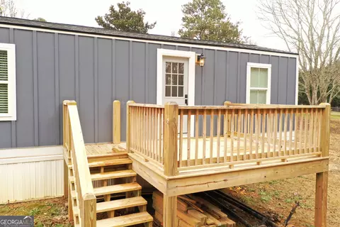Exterior - 682 Lakeside Cir, Cornelia, GA 30531 photo 10 of 17