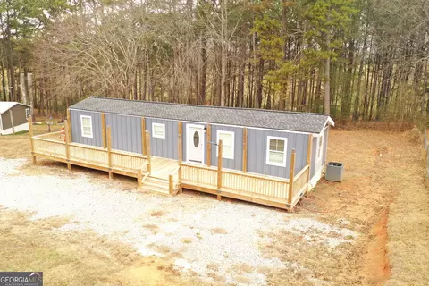 Exterior - 682 Lakeside Cir, Cornelia, GA 30531 photo 9 of 17