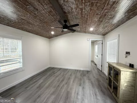 Living - 682 Lakeside Cir, Cornelia, GA 30531 photo 1 of 2