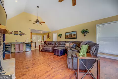 Living - 129 Old Kersey Rd, Jackson, GA 30233 photo 3 of 5