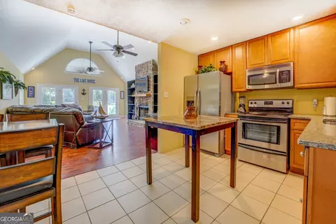 Kitchen - 129 Old Kersey Rd, Jackson, GA 30233 photo 2 of 3
