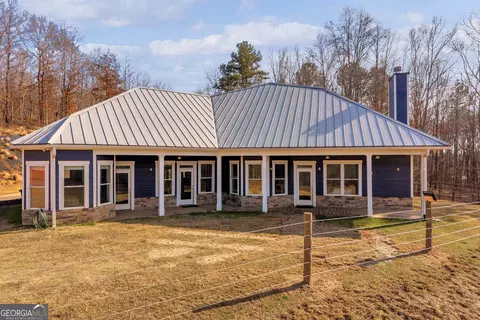 249 Hunters Creek Trl, Toccoa, GA 30577
