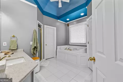 Bath - 109 Windridge Dr, Lagrange, GA 30240 photo 4 of 10
