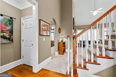Entry Way - 109 Windridge Dr, Lagrange, GA 30240 photo 6 of 14
