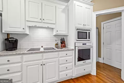 Kitchen - 109 Windridge Dr, Lagrange, GA 30240 photo 4 of 7