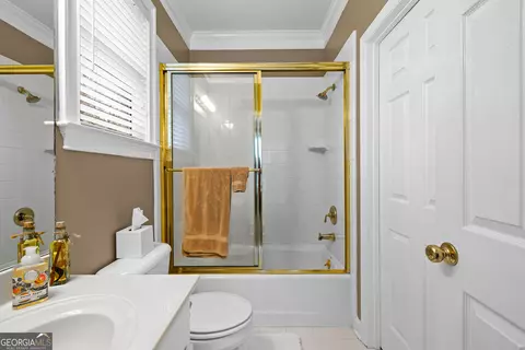 Bath - 109 Windridge Dr, Lagrange, GA 30240 photo 2 of 10