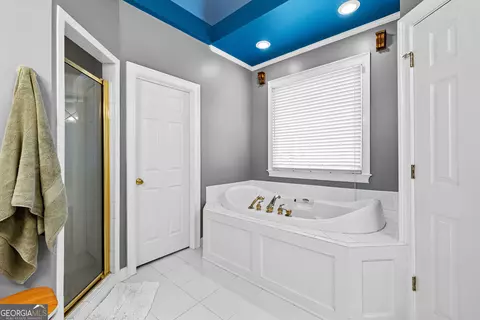 Bath - 109 Windridge Dr, Lagrange, GA 30240 photo 5 of 10