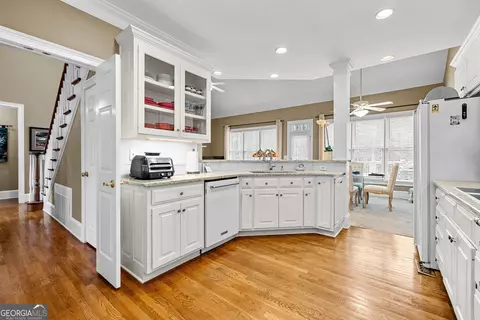 Kitchen - 109 Windridge Dr, Lagrange, GA 30240 photo 3 of 7