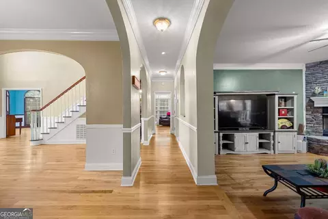 Entry Way - 113 Glenn Eagle Pointe, Lagrange, GA 30241 photo 5 of 10