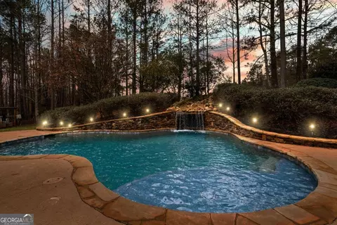 Exterior - 113 Glenn Eagle Pointe, Lagrange, GA 30241 photo 2 of 23