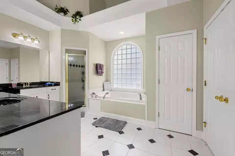 Bath - 113 Glenn Eagle Pointe, Lagrange, GA 30241 photo 2 of 8
