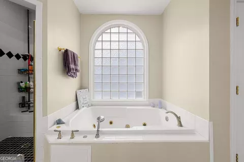 Bath - 113 Glenn Eagle Pointe, Lagrange, GA 30241 photo 4 of 8