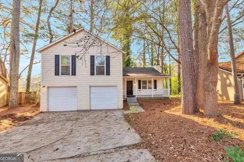 1012 Mainstreet Lake Dr, Stone Mountain, GA 30088