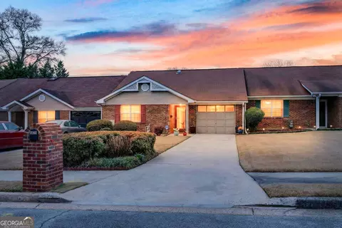 6835 Oak View Ct, Riverdale, GA 30274