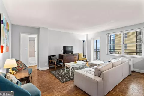 300 Peachtree St NE #20O, Atlanta, GA 30308