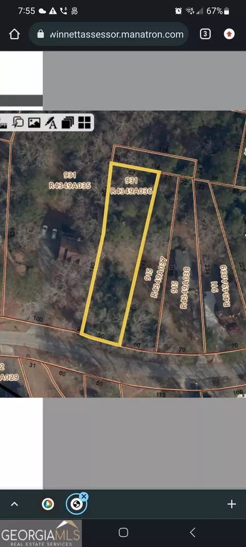 931 Lake Dr, Snellville, GA 30039