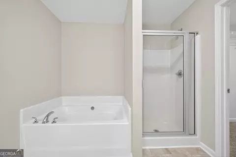 Bath - 1734 Snapping Ct, Winder, GA 30680 photo 2 of 4