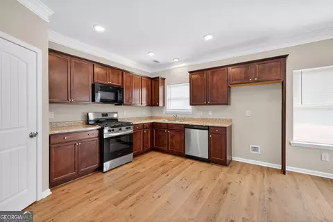 Kitchen - 1734 Snapping Ct, Winder, GA 30680 photo 2 of 2