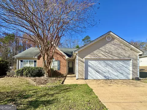 39 Canterbury Dr, Grantville, GA 30220