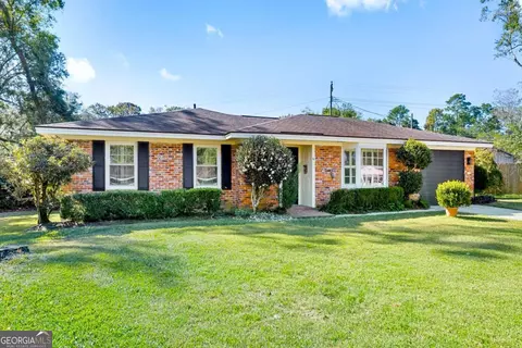 6 Prince Charles Ct, Savannah, GA 31406