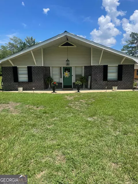 8031 E Cypress Dr, Donalsonville, GA 39845